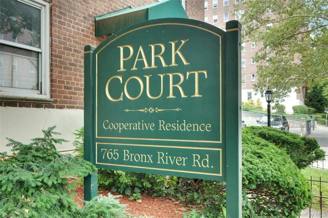 765 Bronx River Road 4A, Bronxville, NY 10708