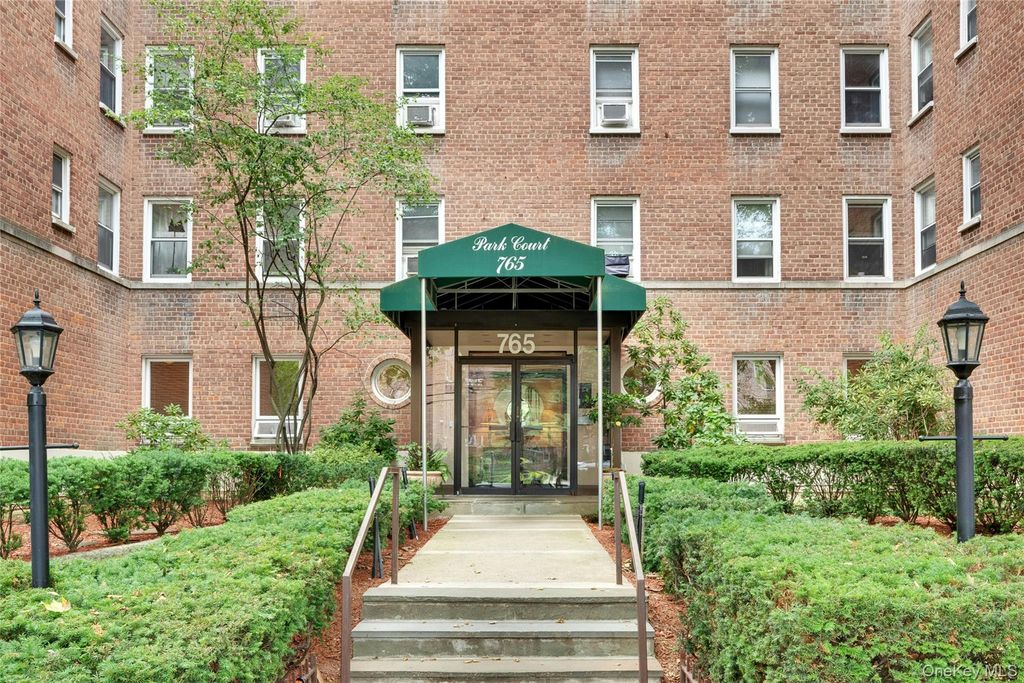 765 Bronx River Road 4A, Bronxville, NY 10708