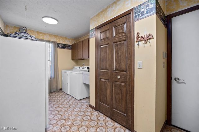 408 Loyola Drive, Elyria, OH 44035