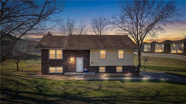 509 W South Street, Spring Hill, KS 66083