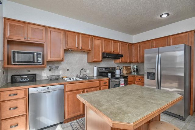 509 W South Street, Spring Hill, KS 66083