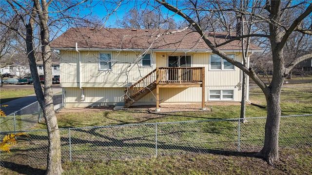 509 W South Street, Spring Hill, KS 66083