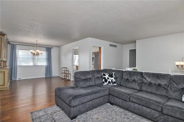 509 W South Street, Spring Hill, KS 66083