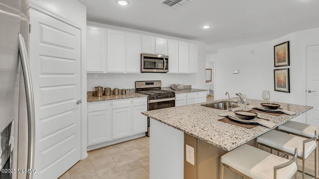 3991 E Market Street, Tucson, AZ 85706