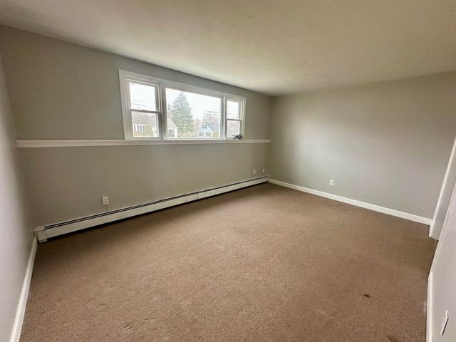 94 Maple St Apt E, Somersworth, NH 03878