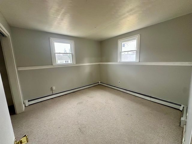 94 Maple St Apt E, Somersworth, NH 03878