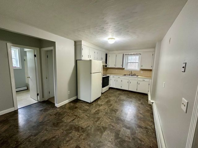 94 Maple St Apt E, Somersworth, NH 03878