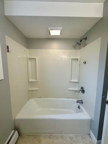 94 Maple St Apt E, Somersworth, NH 03878