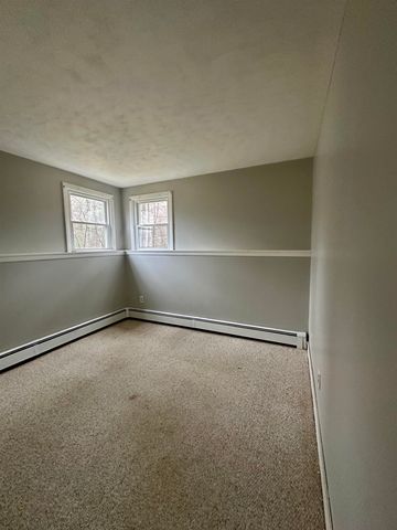 94 Maple St Apt E, Somersworth, NH 03878