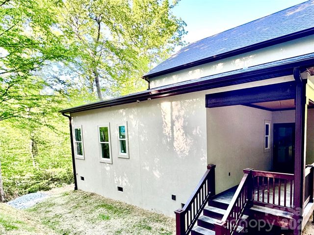 366 Mistletoe Trail, Hendersonville, NC 28791