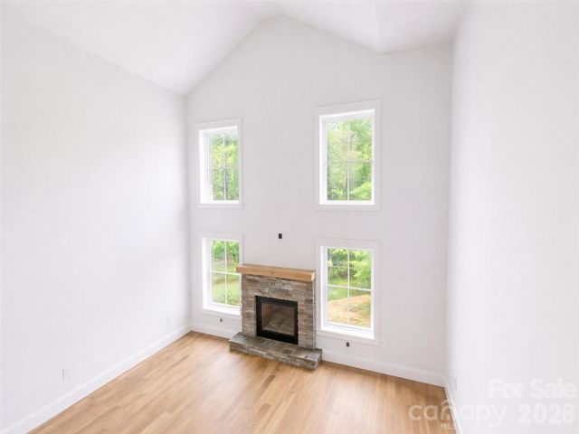 366 Mistletoe Trail, Hendersonville, NC 28791