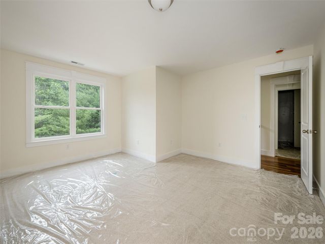 366 Mistletoe Trail, Hendersonville, NC 28791