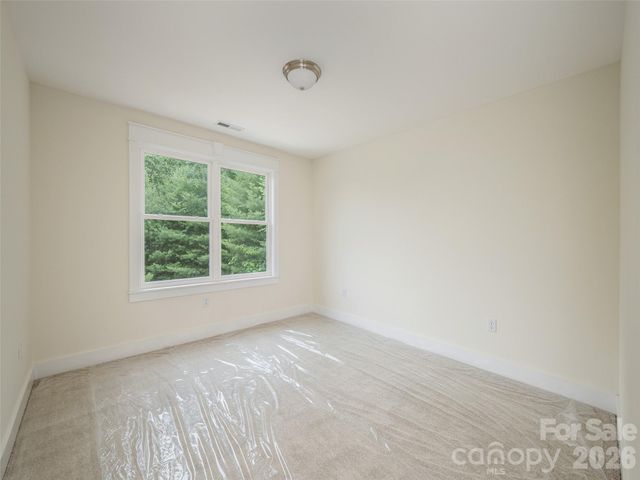 366 Mistletoe Trail, Hendersonville, NC 28791