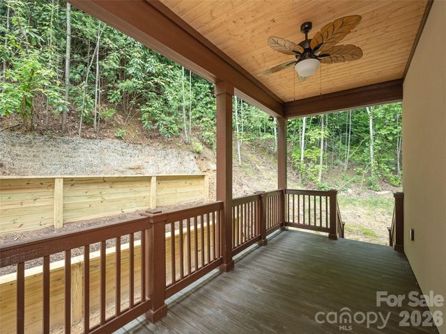 366 Mistletoe Trail, Hendersonville, NC 28791