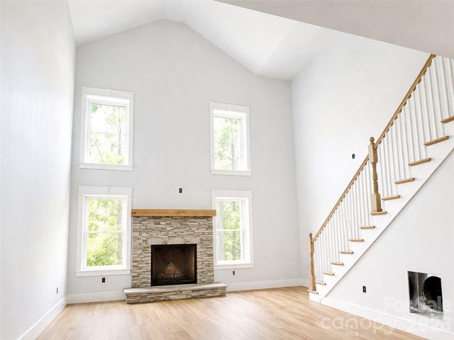 366 Mistletoe Trail, Hendersonville, NC 28791