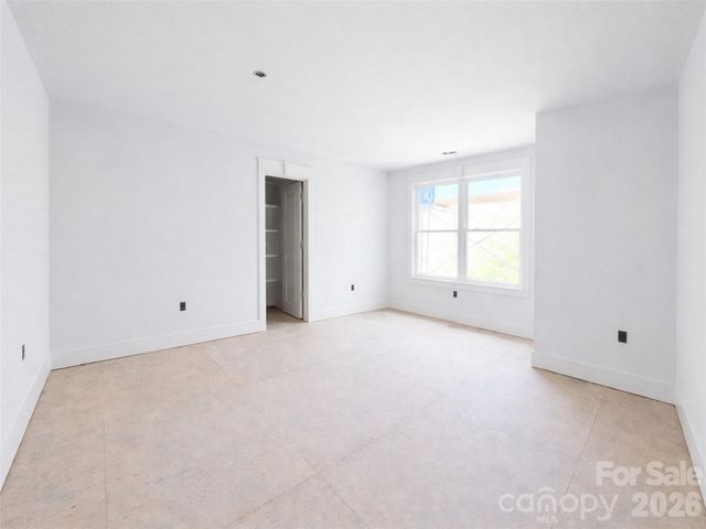 366 Mistletoe Trail, Hendersonville, NC 28791