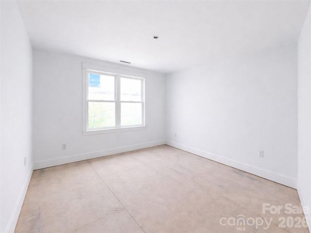 366 Mistletoe Trail, Hendersonville, NC 28791