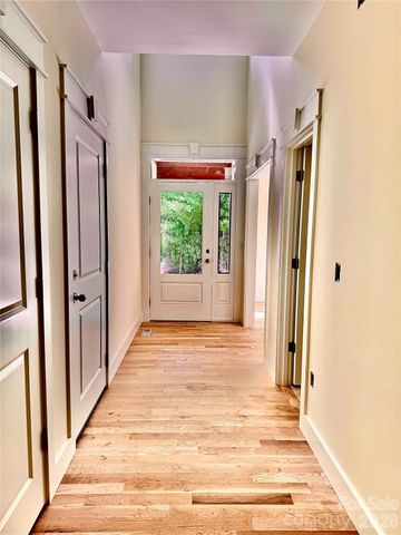 366 Mistletoe Trail, Hendersonville, NC 28791