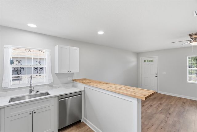 3721 E NORTH BAY STREET, Tampa, FL 33610