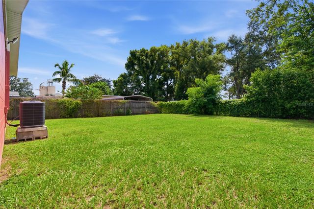 3721 E NORTH BAY STREET, Tampa, FL 33610