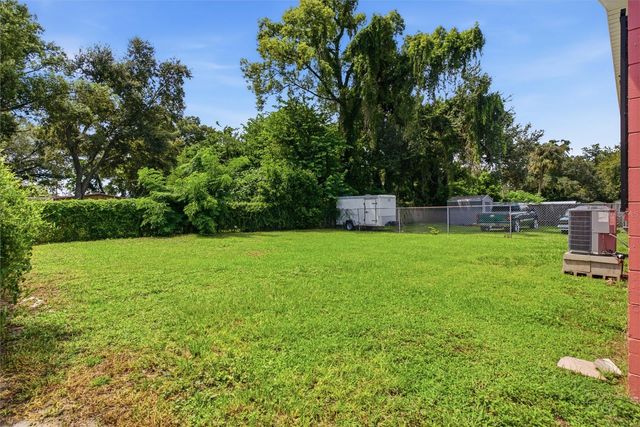 3721 E NORTH BAY STREET, Tampa, FL 33610