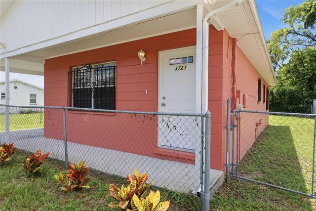 3721 E NORTH BAY STREET, Tampa, FL 33610
