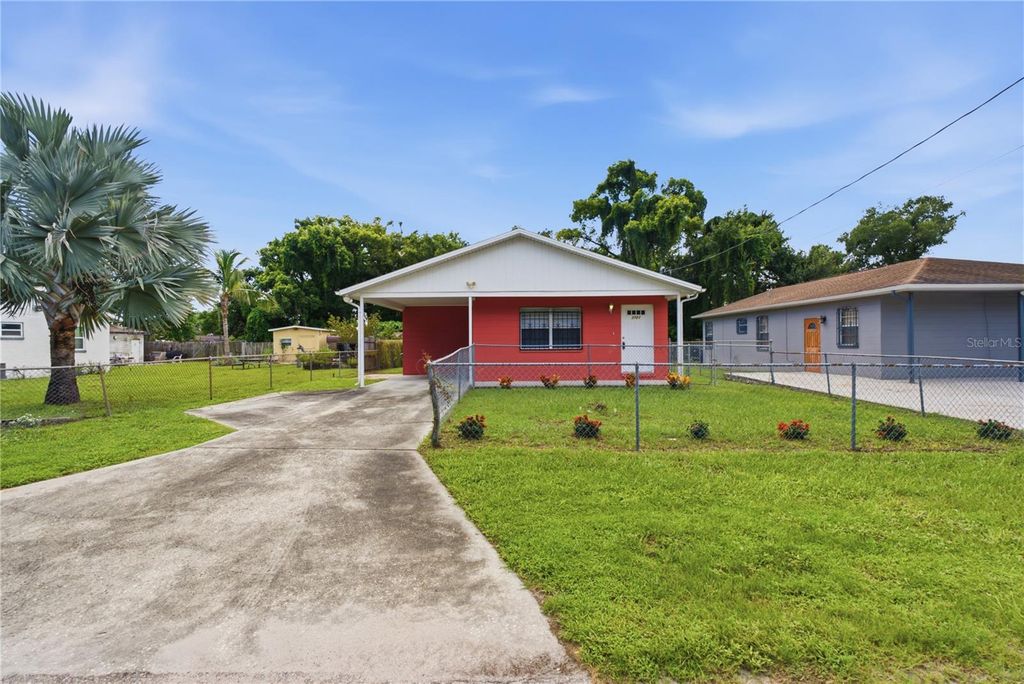 3721 E NORTH BAY STREET, Tampa, FL 33610