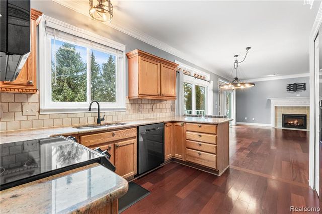 489 N Washington Street, Lake Orion, MI 48362