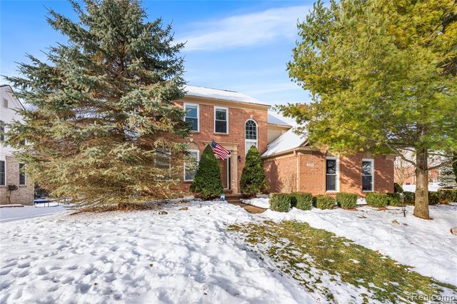 489 N Washington Street, Lake Orion, MI 48362