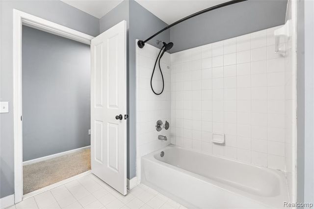 489 N Washington Street, Lake Orion, MI 48362