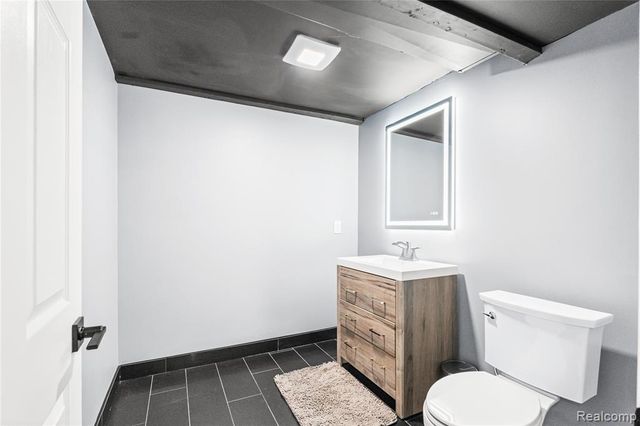 489 N Washington Street, Lake Orion, MI 48362