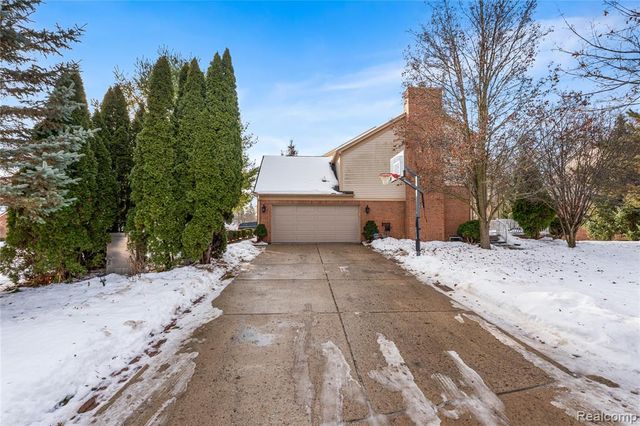 489 N Washington Street, Lake Orion, MI 48362