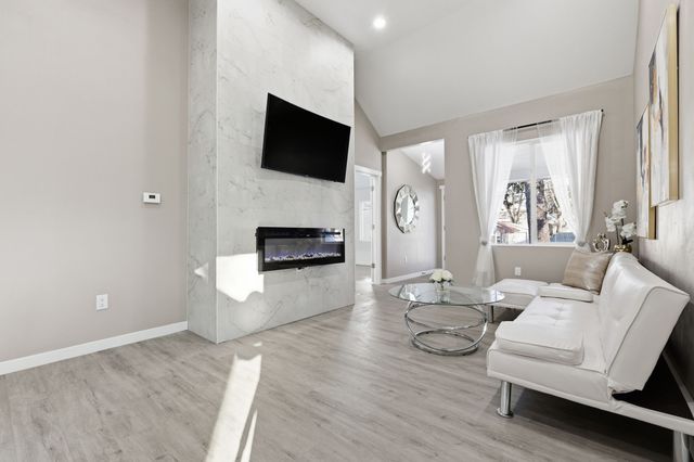 3126 SW 12th Place, Des Moines, IA 50315