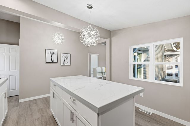 3126 SW 12th Place, Des Moines, IA 50315