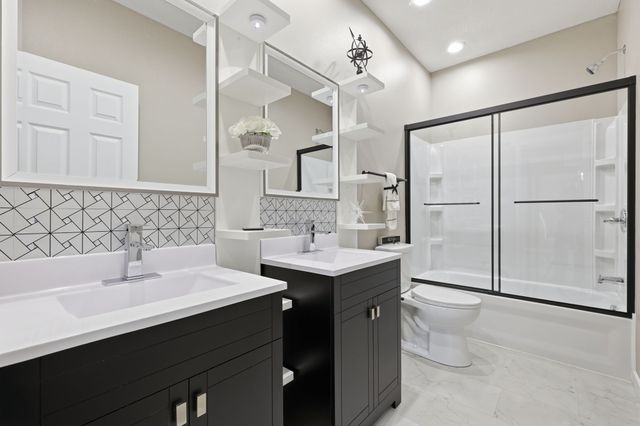 3126 SW 12th Place, Des Moines, IA 50315