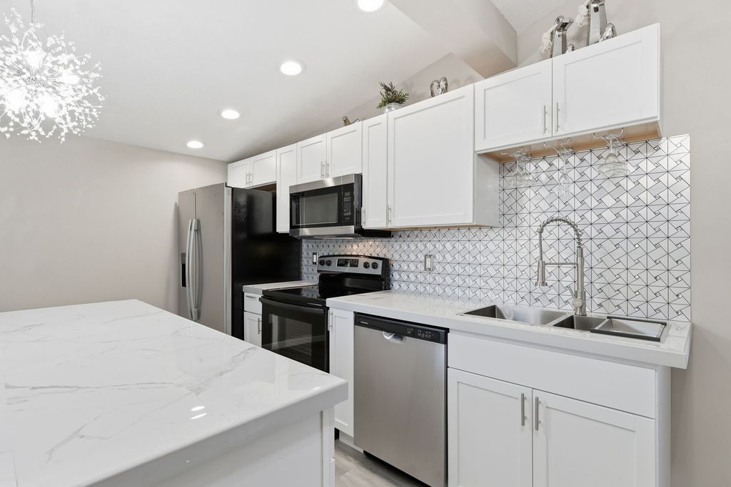 3126 SW 12th Place, Des Moines, IA 50315