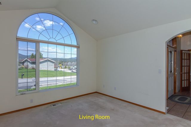 1107 Pinebrook Dr, Chewelah, WA 99109
