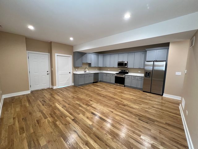228 N Leclaire Avenue, Chicago, IL 60644