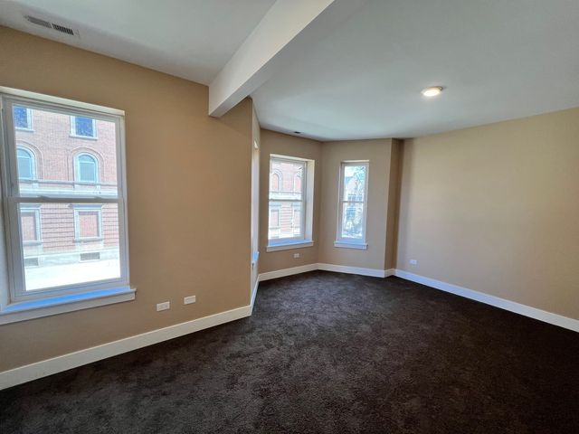 228 N Leclaire Avenue, Chicago, IL 60644