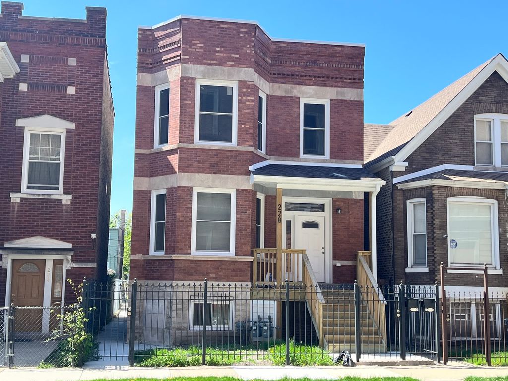 228 N Leclaire Avenue, Chicago, IL 60644