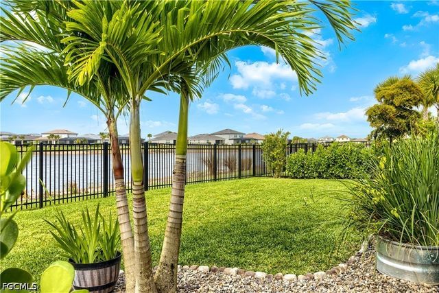 3692 Passion Vine DR, Alva, FL 33920