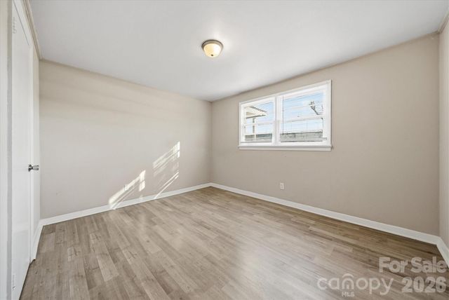 1512 N Deal Avenue, Newton, NC 28658