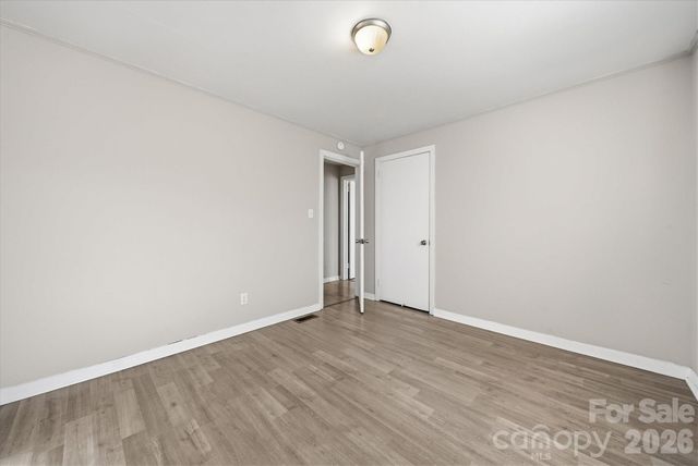 1512 N Deal Avenue, Newton, NC 28658