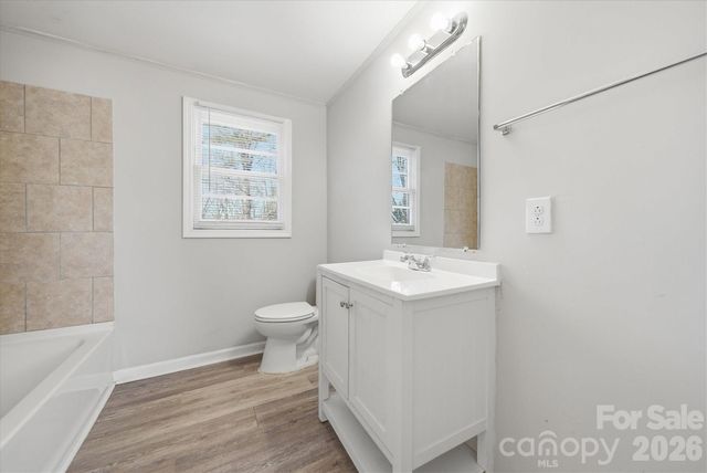 1512 N Deal Avenue, Newton, NC 28658