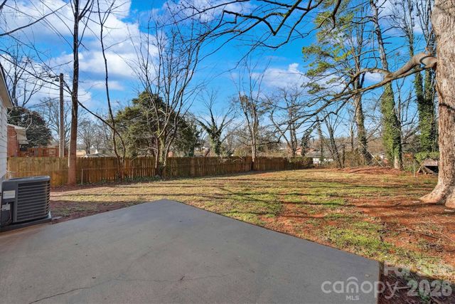 1512 N Deal Avenue, Newton, NC 28658