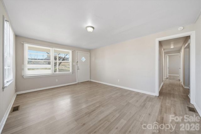 1512 N Deal Avenue, Newton, NC 28658