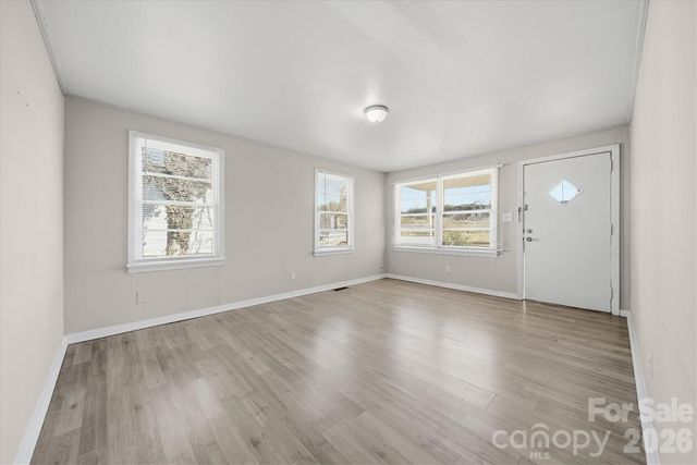 1512 N Deal Avenue, Newton, NC 28658