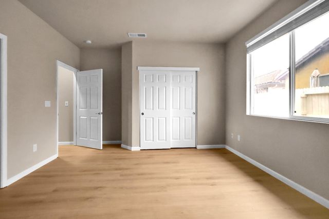 7418 Sun Reign Ln, Sacramento, CA 95823