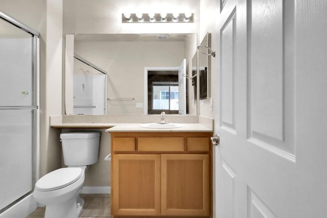 7418 Sun Reign Ln, Sacramento, CA 95823