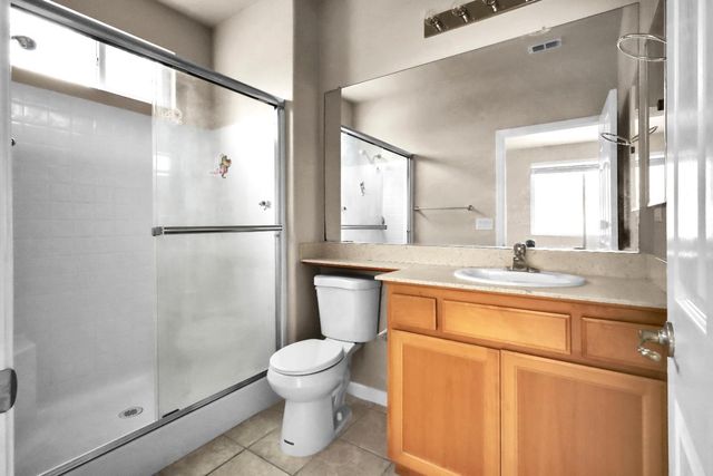 7418 Sun Reign Ln, Sacramento, CA 95823